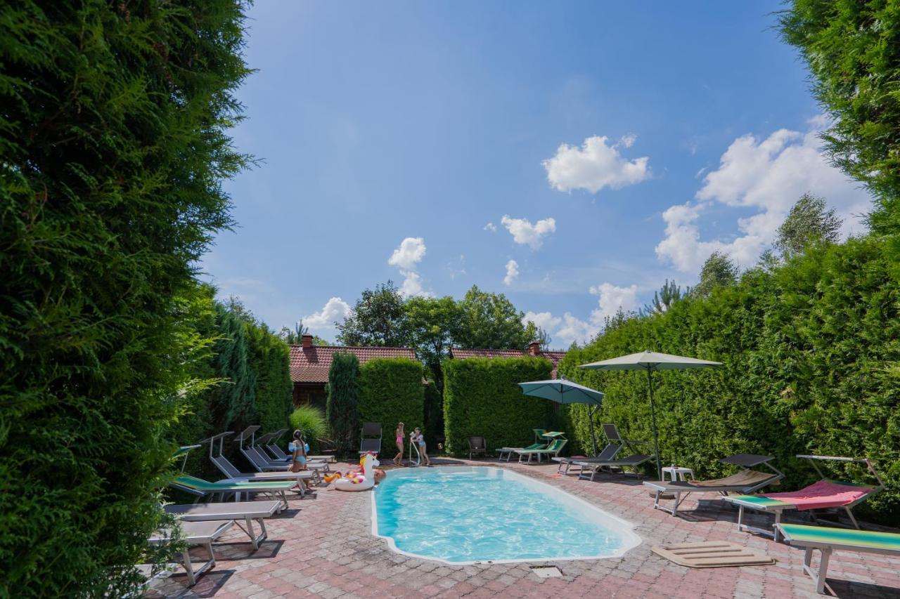 Villa Garden Hotel Solochin Exterior photo